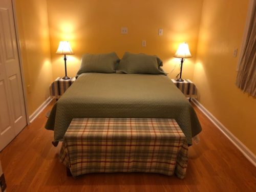 New Queen Serta Perfect Sleeper Mattress - Apple Barn Cottage in Flat Rock