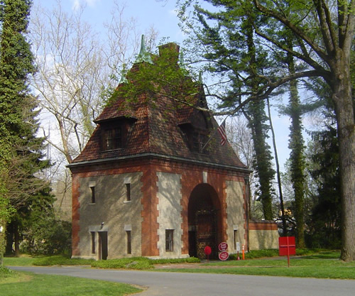 Biltmore Lodge Gate - The Biltmore House - Things to do near Meadowbrook Log Cabin