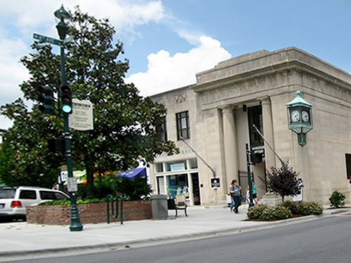 The Mineral and Lapidary Museum of Henderson County - Historic Downtown Hendersonville – Things to do near Meadowbrook Log Cabin