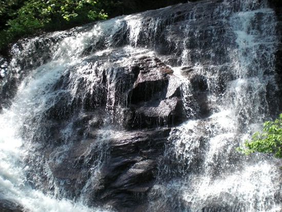 Batson Creek Falls Photo by Jrichar3 - Nearby Waterfall Walks – Meadowbrook Log Cabin, Hendersonville, NC