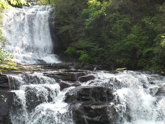 Connestee Falls Photo by Jrichar3 - Nearby Waterfall Walks – Meadowbrook Log Cabin, Hendersonville, NC
