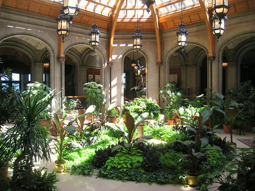 Winter Garden in Biltmore House, Asheville NC Photo by Daderot - Biltmore House Event: A Vanderbilt House Party – The Gilded Age - Things to do near Meadowbrook Log Cabin, Hendersonville, NC