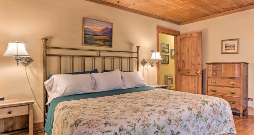 Meadowbrook Log Cabin