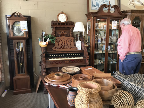Four Seasons Hospice Home Store, Downtown Hendersonville
