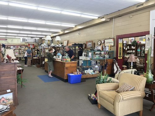 Four Seasons Hospice Home Store, Downtown Hendersonville
