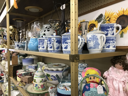 Four Seasons Hospice Home Store, Downtown Hendersonville