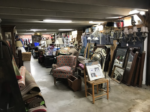 Four Seasons Hospice Home Store, Downtown Hendersonville